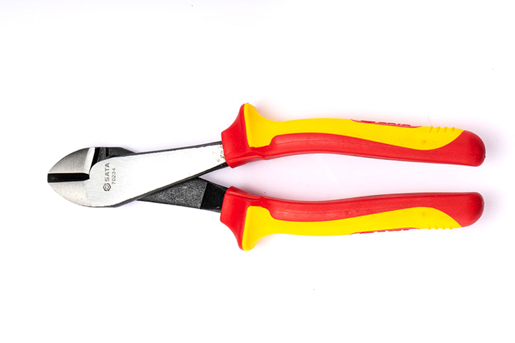 SATA/世达 绝缘耐压斜嘴钳8” 70234